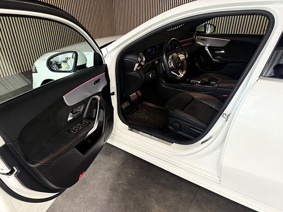 Mercedes-Benz A180 10 of 24