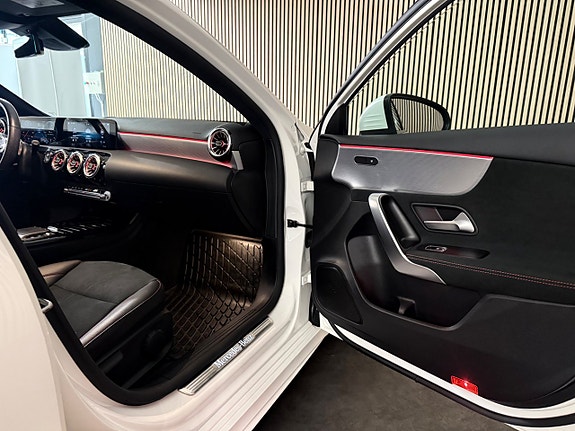 Mercedes-Benz A180 21 of 24