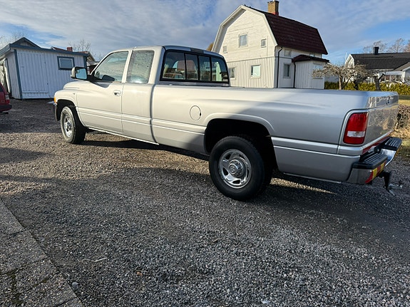 Dodge Ram 2500 5,9 cummins 4 of 7
