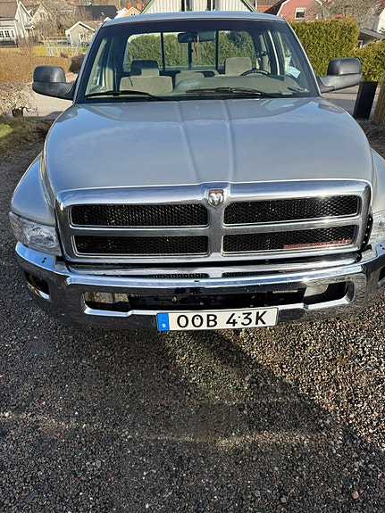 Dodge Ram 2500 5,9 cummins 3 of 7