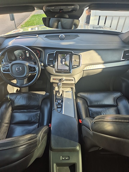Volvo XC90 4 of 5