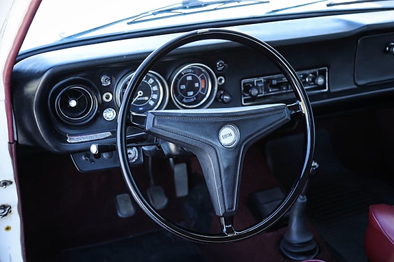 Ford Cortina 15 of 18