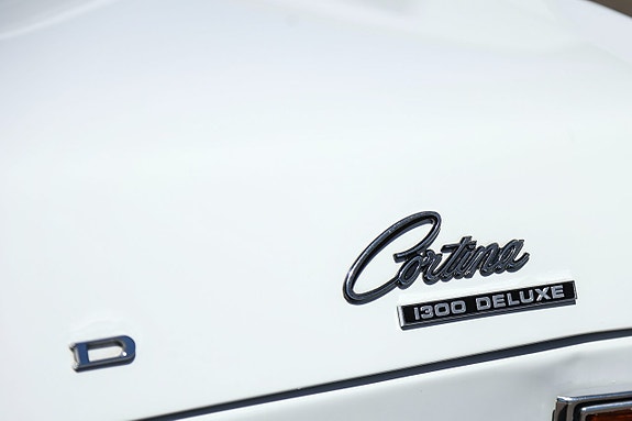 Ford Cortina 9 of 18