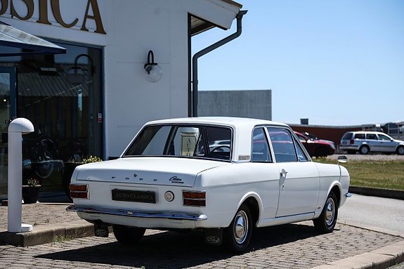 Ford Cortina 5 of 5