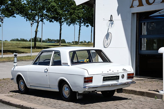Ford Cortina 7 of 18