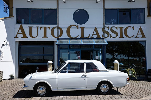 Ford Cortina 8 of 18