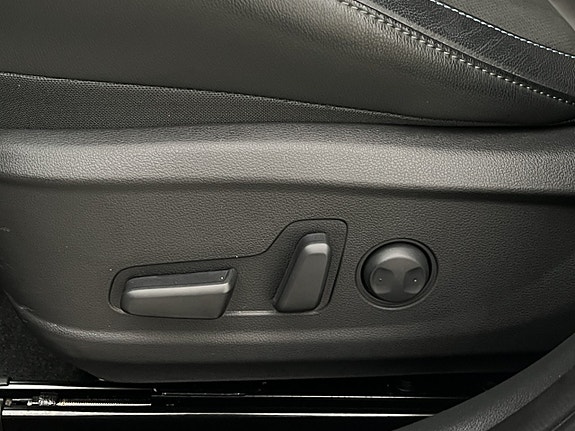 Hyundai Kona 14 of 30