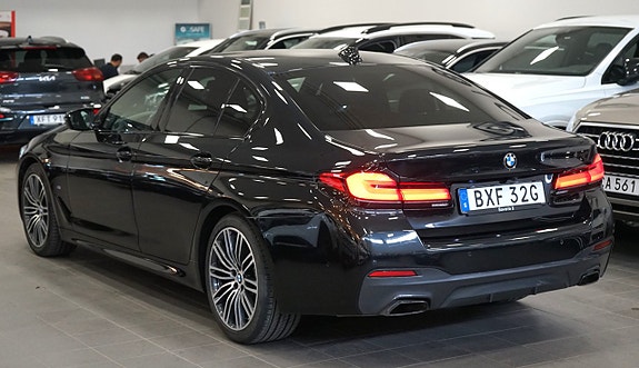 BMW 520d 3 of 5