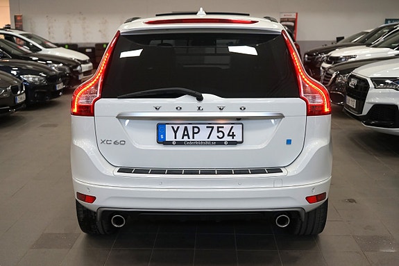 Volvo XC60 8 of 26