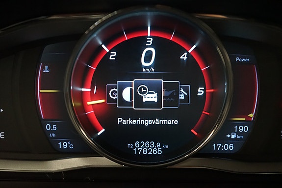 Volvo XC60 15 of 26