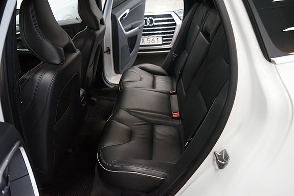 Volvo XC60 4 of 26
