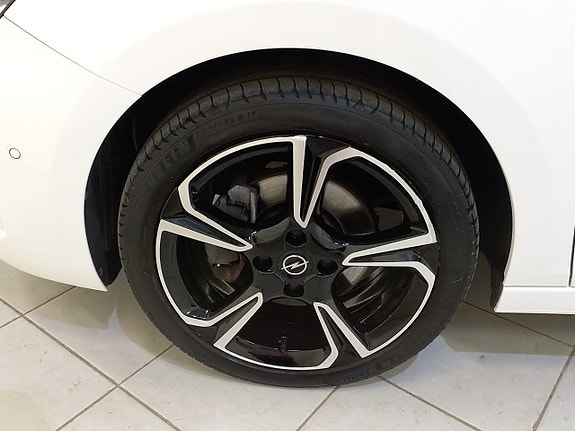 Opel Corsa 12 of 14