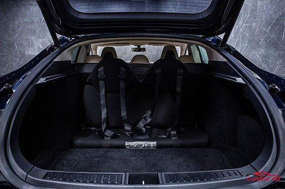 Tesla Model S 25 of 25