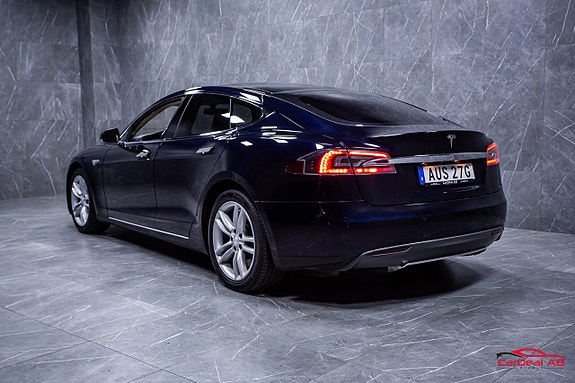 Tesla Model S 5 of 5