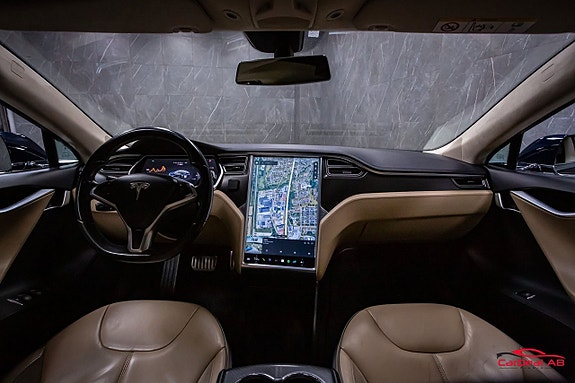 Tesla Model S 14 of 25