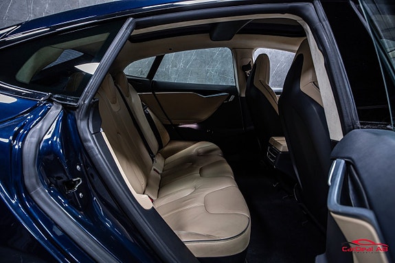 Tesla Model S 18 of 25