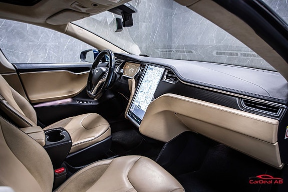 Tesla Model S 16 of 25