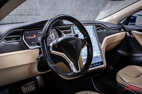 Tesla Model S 12 of 25