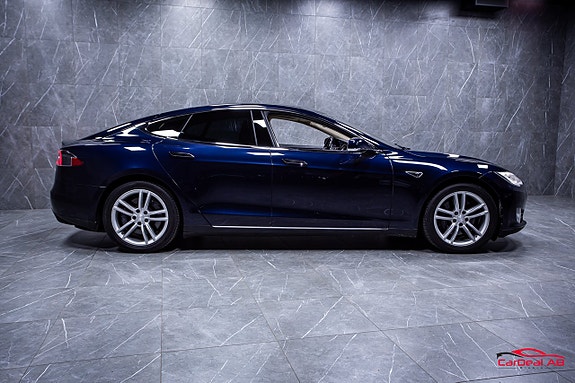 Tesla Model S 8 of 25
