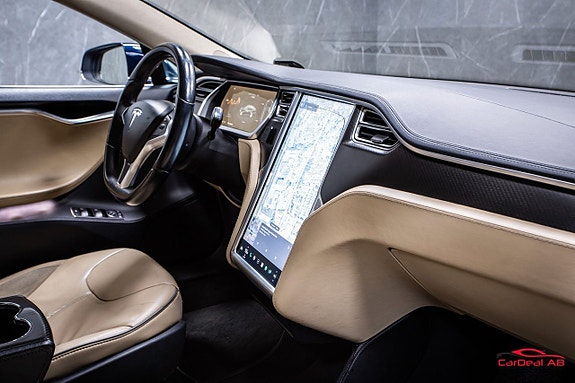 Tesla Model S 15 of 25