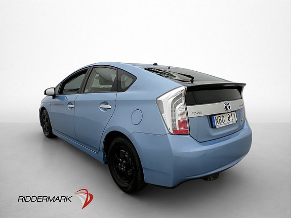 Toyota Prius 4 of 5