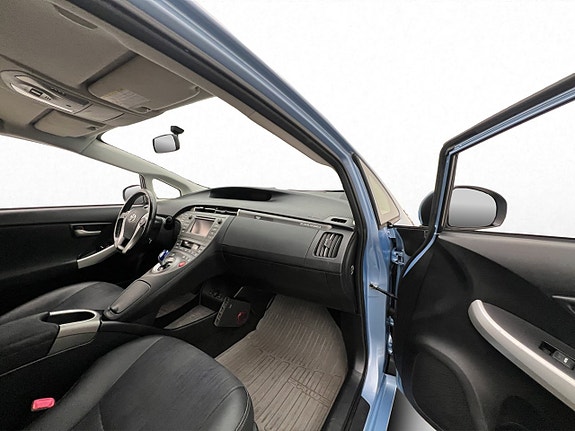Toyota Prius 9 of 27