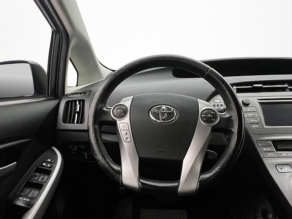 Toyota Prius 12 of 27