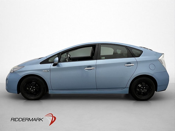 Toyota Prius 2 of 5