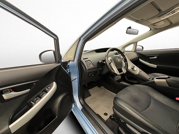 Toyota Prius 13 of 27