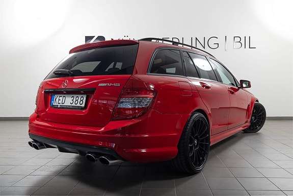 Mercedes-Benz C63 9 of 16