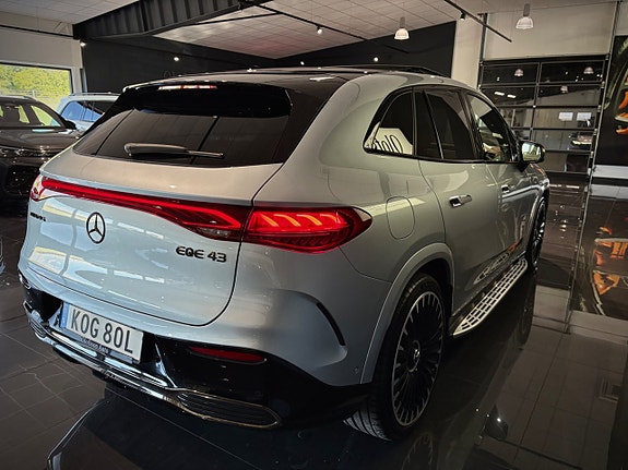 Mercedes-Benz EQE43 SUV 17 of 18