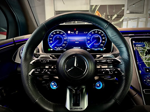 Mercedes-Benz EQE43 SUV 7 of 18