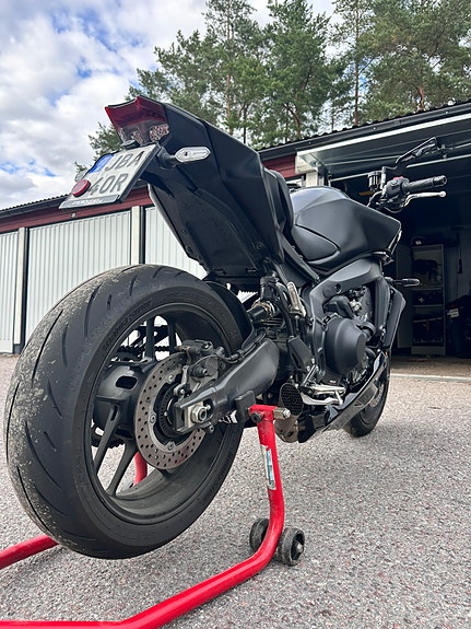 Yamaha MT-09 Y-AMT 3 of 14