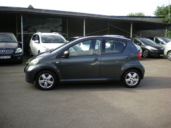Toyota Aygo 5 of 5