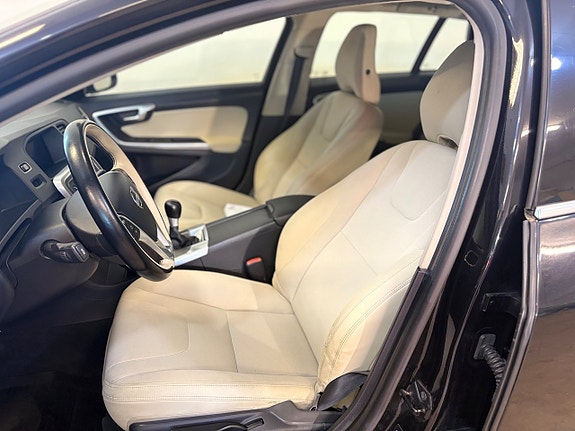 Volvo V60 10 of 18