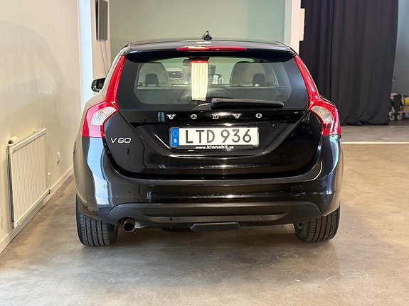 Volvo V60 4 of 18