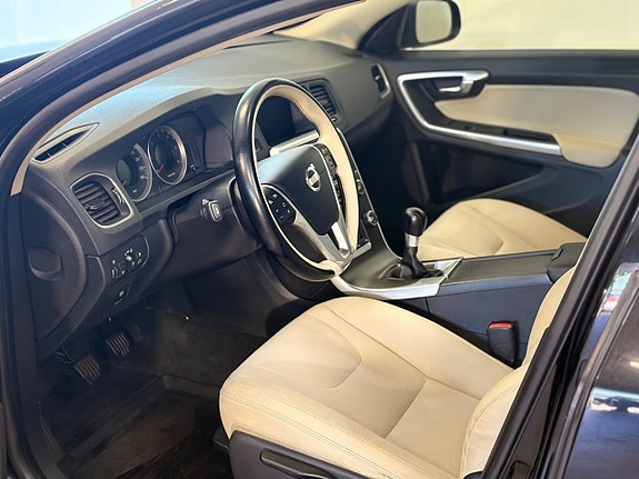 Volvo V60 17 of 18