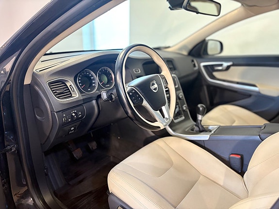 Volvo V60 9 of 18