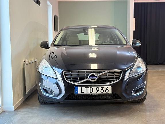 Volvo V60 8 of 18