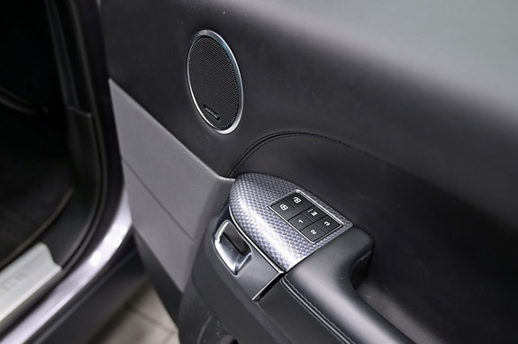 Land Rover Range Rover Sport 17 of 30