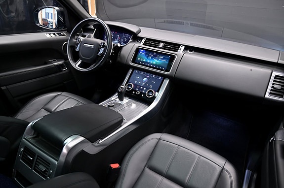 Land Rover Range Rover Sport 18 of 30