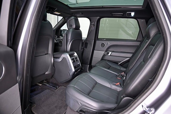 Land Rover Range Rover Sport 13 of 30