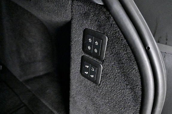 Land Rover Range Rover Sport 12 of 30