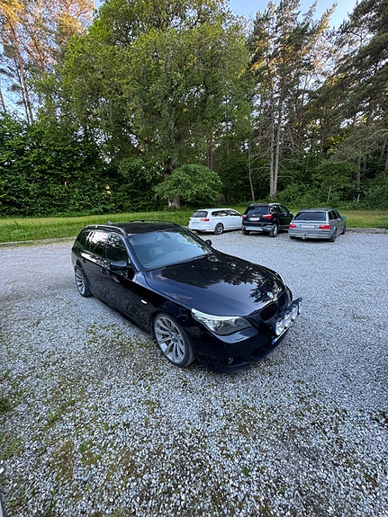 BMW 520d 4 of 5