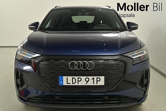 Audi Q4 e-tron 3 of 5