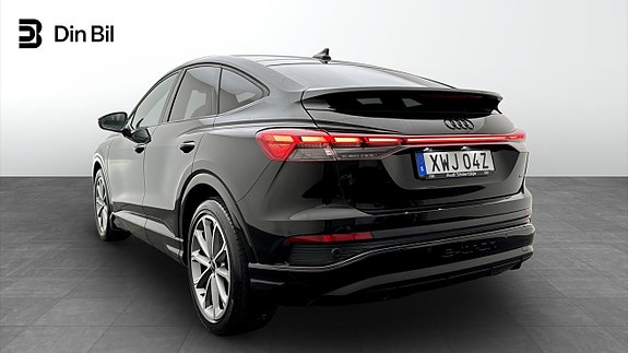 Audi Q4 e-tron 3 of 5