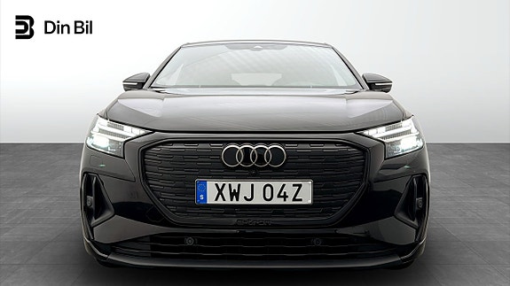 Audi Q4 e-tron 4 of 5