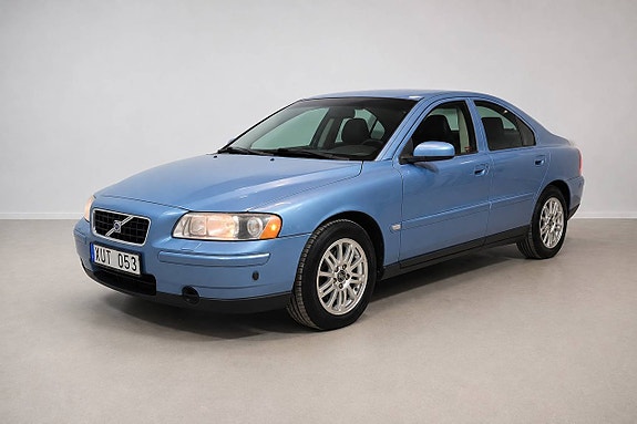 Volvo S60 3 of 5