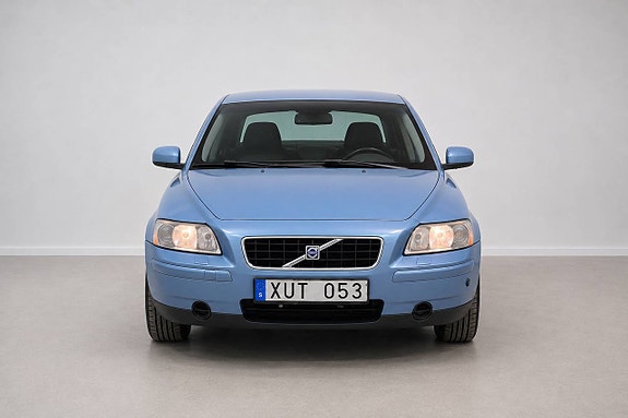 Volvo S60 4 of 5