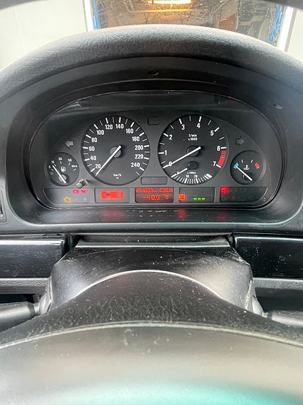 BMW 520i 6 of 16